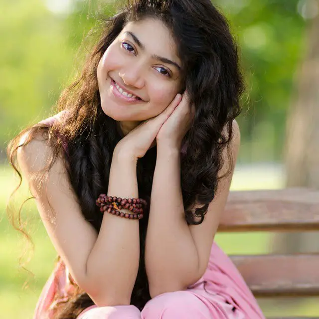 Sai Pallavi Age, Height, Family, Education, Boyfriend, Husband 5 Sai Pallavi sexy, hot pics