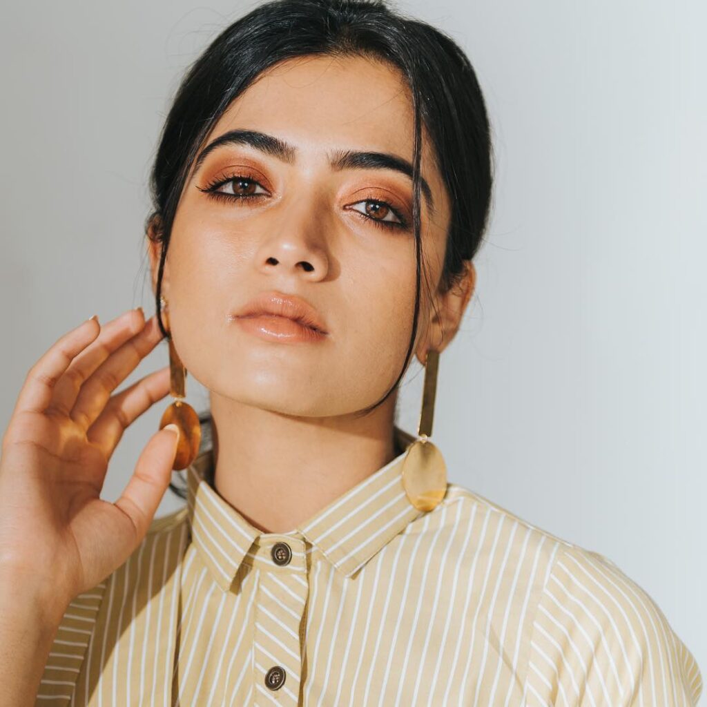 Rashmika Mandanna Age, Wiki, Family, Education, Boyfriend & More 18 Rashmika Mandanna pics