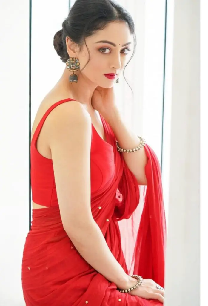 Sandeepa Dhar Age, Height, Family, Education, Boyfriend, Bio 9 Sandeepa Dhar Age, Height, Family, Education, Boyfriend, Bio