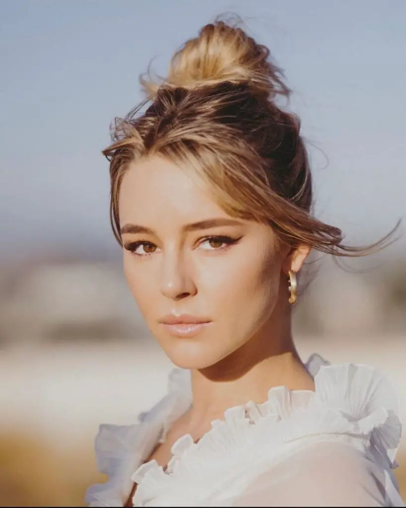 Hassie Harrison Age, Wiki, Height, Boyfriend, Net Worth & More