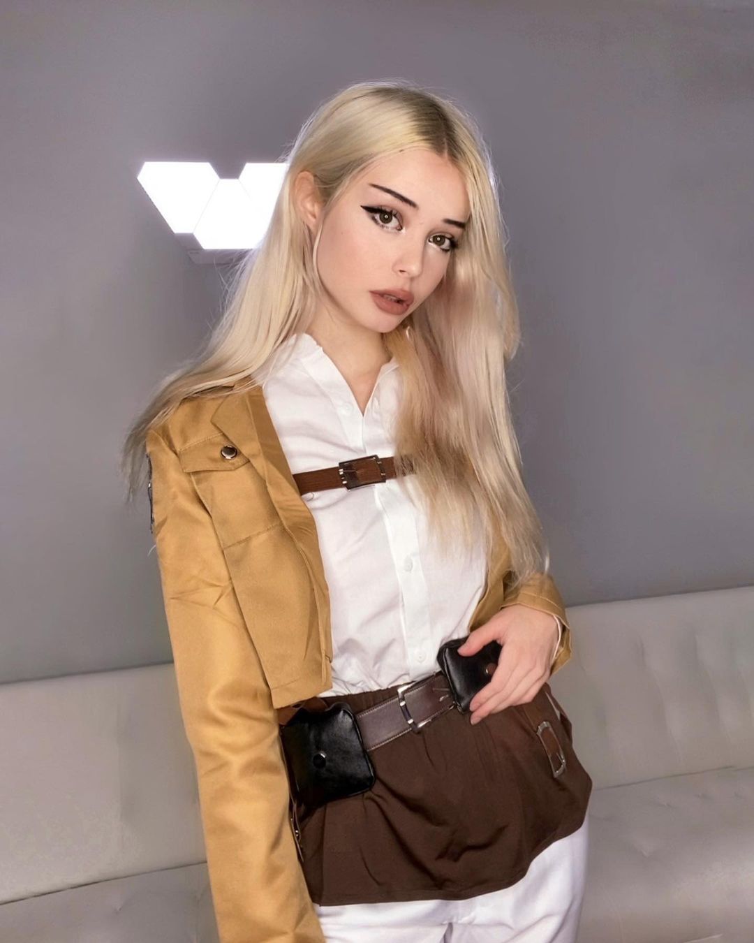 Lauren Burch Age, Height, Wiki, Family, Boyfriend, Net Worth