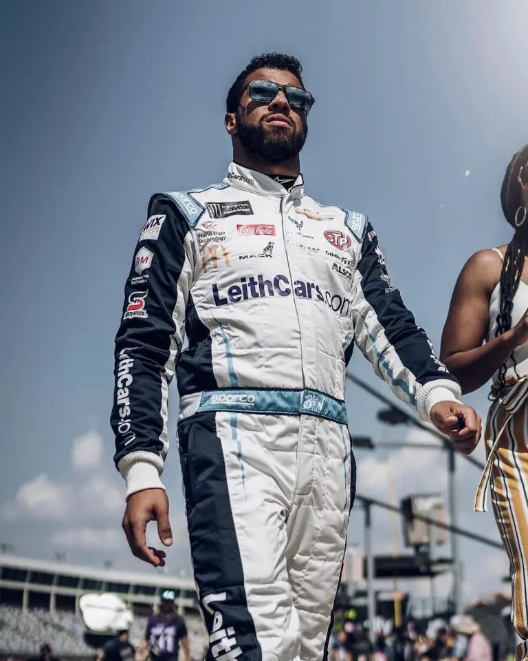 Bubba Wallace Age, Wiki, Height, Family, Wife, Net Worth | BiographyVilla