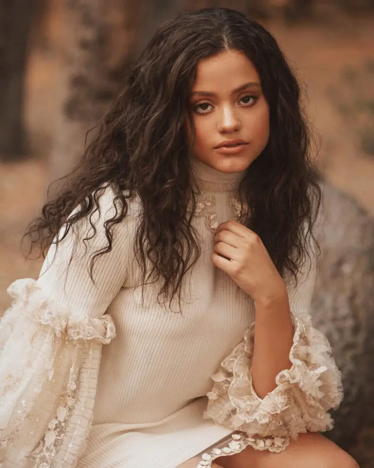Sarah Jeffery Age, Baby, Height, Net Worth, Family, Wiki